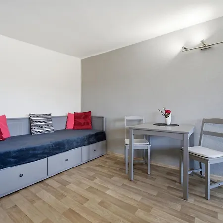 Daire Apartman Plasy *